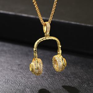VANFI Vente en gros Pendentif casque <span class=keywords><strong>circumaural</strong></span> en zircon glacé bijoux hip hop personnalisés plaqué or - Product Image 1