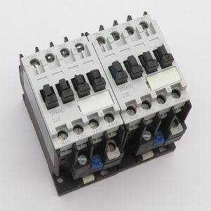 2x 3TH3022-0AP0 Yardımcı Kontaktör 2S + <span class=keywords><strong>2</strong></span> Kontaktör Rölesi 2NO + 2NC 220/230V - Product Image 1