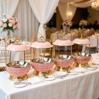 Chauffe-Plats Rond Commercial Rose Pastel et Or 8L à Couvercle Suspendu pour Service de Mouton Rôti Vintage, Bistro et Fêtes Haut de Gamme