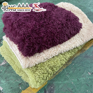 พรมขนสัตว์มือสองสไตล์วินเทจย้อนยุคขายส่ง KingAAA แบบยกม้วน คละแบบ พรมฟูมือสองจำนวนมาก จากร้านขายของมือสอง Ukay Ukay - Product Image 1
