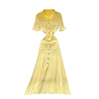 Robe midi élégante d'été à col et manches courtes en maille pour femme, coupe ajustée, simple boutonnage avec poignets à volants