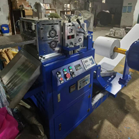 Machine à déchiqueter le papier en rouleaux pour la fabrication de papier froissé et droit pour le remplissage de cadeaux