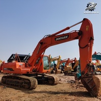 Vente Flash : Excavatrice sur chenilles d'occasion Doosan DH300, 30 tonnes, système hydraulique complet, bon état, livraison rapide, expédition mondiale