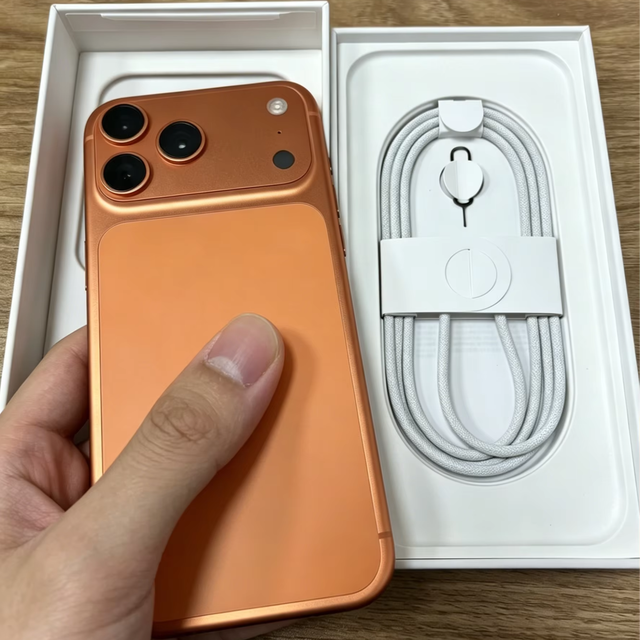 Hot Sale A+ Used Unlocked 256GB Phone 17 Pro Max 6.9" 5G Smartphone Original Second Hand Mobile Phone