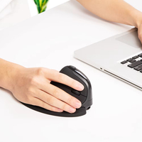 Delux M618XSD Seeker Mouse Vertikal Ergonomis dengan Layar OLED 4000DPI Mouse Ergonomis Nirkabel 1000mA yang Dapat Diisi Ulang