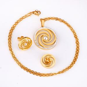 Juego de Joyería Económico, Collar con Colgante de Oro, Aretes, Juego de Joyería de Acero Inoxidable para Mujer - Product Image 4