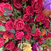 Romantische 3D-Kunstblumenwand mit Roten Rosen und Lila Orchideen, Realistisches Design, Bohemian-Stil, Wiederverwendbar für Valentinstag