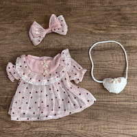 [Uniquement en tissu] Ensemble de robe attrayant en forme de cœur pour poupée en peluche de 32 cm, ensemble de robe fluorescente en trois pièces en forme de cœur.