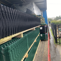 Valla de seguridad curvada en 3D con revestimiento de PVC de fábrica, valla soldada con procesamiento profundo personalizado para protección de límites de jardines y autopistas