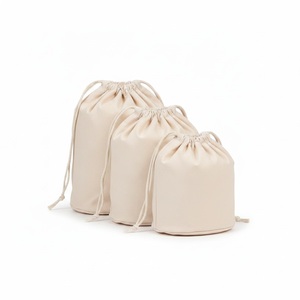 ชุดถุงกันฝุ่น Bone Tyvek 3 ชิ้น สำหรับกระเป๋าถือ ฐานแบน เชือกรูดแบบโทนสีเดียว ลายนูนแบบดิบส์ โลโก้สั่งทำได้ บรรจุภัณฑ์หรูหรา - Product Image 4
