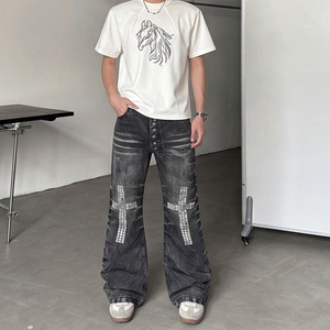 Jean Y2K style américain clouté coupe courbée pour homme – Design estival visuellement attrayant - Product Image 1