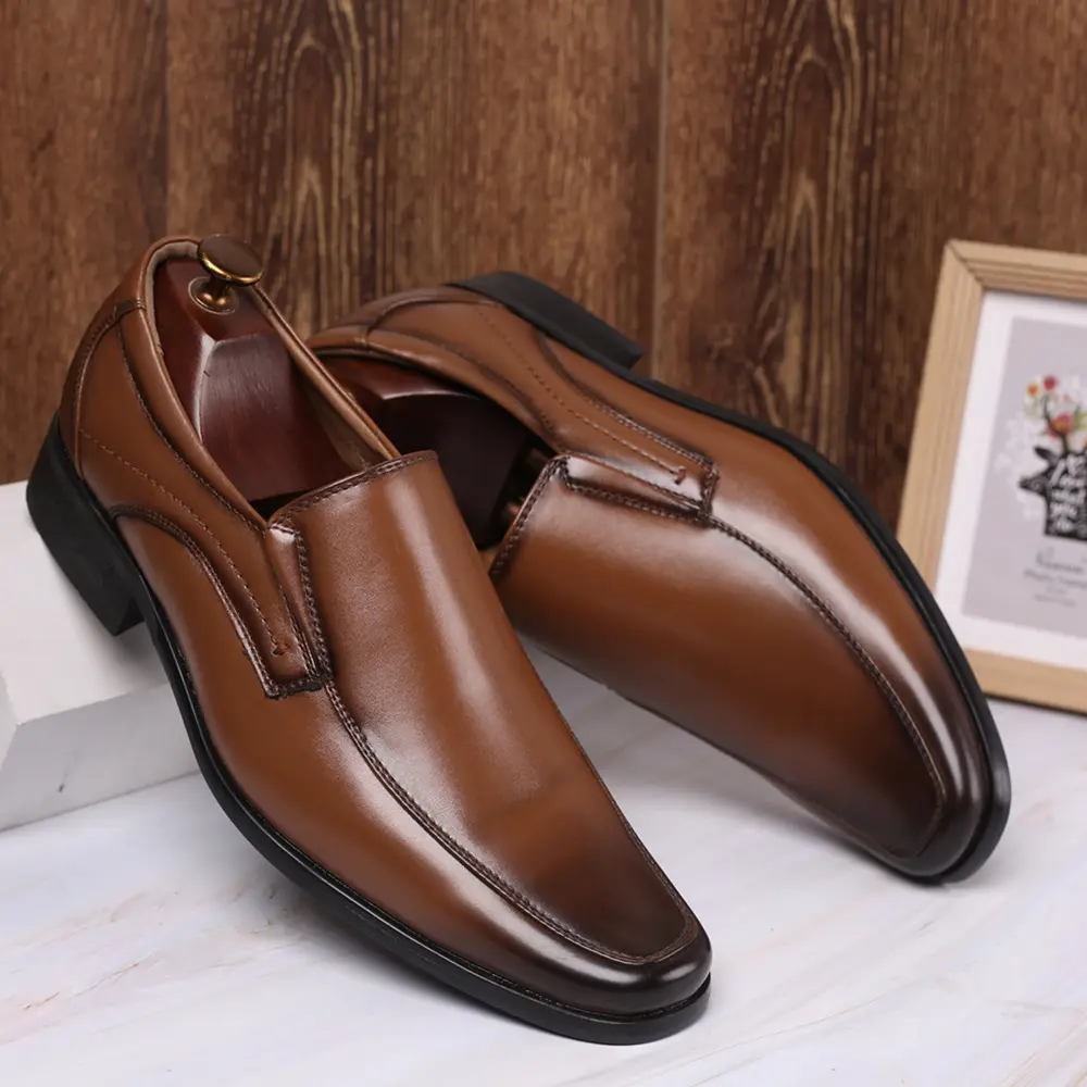 Sapatos masculinos de couro de microfibra de bico fino estilo caminhada casual mocassins para festas de casamento sapato social para homens