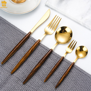 LEHAO, nuevo diseño, nórdico, portugués, vintage, mango de grano de madera, acero inoxidable, juego de cubiertos dorados, cuchara, tenedor, juego de <span class=keywords><strong>cuberteria</strong></span> - Product Image 6