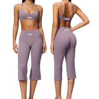 Ensemble de yoga crème brossé TZ9616-4 avec legging capri taille haute effet ventre plat et brassière de sport décolleté en V profond pour le Pilates en extérieur