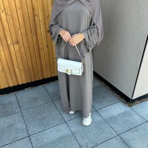 Abito musulmano modesto estivo da donna con maniche arricciato in pietra con coulisse Dubai Abaya - Product Image 3