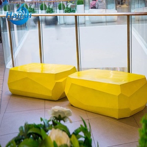 Banc d'attente <span class=keywords><strong>rond</strong></span> moderne en <span class=keywords><strong>fibre</strong></span> <span class=keywords><strong>de</strong></span> verre avec sculpture <span class=keywords><strong>pot</strong></span> <span class=keywords><strong>de</strong></span> fleurs pour aéroport, espace public, centre commercial, parc, salle <span class=keywords><strong>de</strong></span> sport - Product Image 1