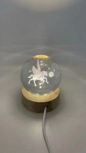 ลูกแก้วคริสตัลแกะสลักเลเซอร์3D ขนาด6ซม. 8ซม. 10ซม. ลูกบอลตกแต่งห้องนอนเด็กบ้านไฟกลางคืนขนาดเล็กพร้อมไฟ LED USB ฐานไม้ - Product Image 6
