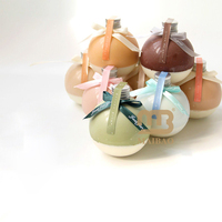Bouteille en plastique jetable et recyclable en forme d'arbre de Noël pour café, jus de fruits, bubble tea, matcha, lait au thé, avec couvercle
