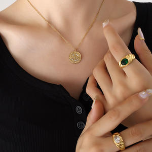 Collar de acero inoxidable con colgante de moneda de puntero del zodiaco de Zirconia de moda sin deslustre al por mayor chapado en oro de 18 quilates para mujer - Product Image 4