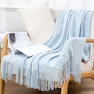 Couverture en jacquard à carreaux confortable en gros, couverture douce tricotée à pois avec pompons, <span class=keywords><strong>décoration</strong></span> moderne pour la maison, couverture douillette personnalisée au crochet - Product Image 2