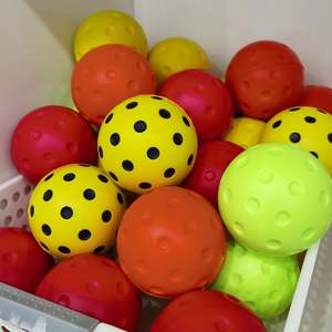 Balles de pickleball silencieuses de 74 mm approuvées par l'USAPA - Balles d'entraînement en mousse PU de qualité professionnelle |   Conception anti-bruit | Utilisation pour les tournois et l'entraînement - Product Image 2