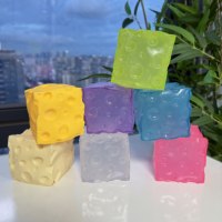 Jouets anti-stress en gelée de pétrole transparente multicolores de 5/7 cm, jouets à presser en forme de fromage, avec emballage en boîte