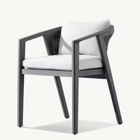Ensemble de chaises de table à manger d'extérieur en bois massif et durable pour villa moderne