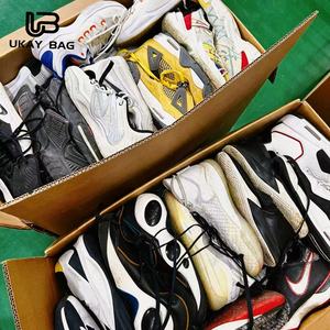 Chaussures de basket-ball pour hommes de marques internationales d'occasion en gros S4, styles multiples, bonne qualité, résistantes à l'usure et confortables - Product Image 2