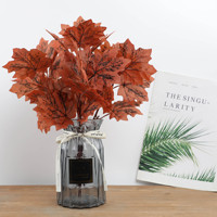 Feuilles d'érable artificielles, lot de feuilles d'automne, feuilles d'érable pour l'intérieur et l'extérieur, décorations de table pour Halloween, Thanksgiving, fête, maison
