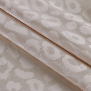 NOUVELLE ARRIVÉE TISSU JACQUARD SATIN LÉOPARD SCINTILLANT EN SPANDEX POUR CHEMISES OU ROBES FEMME - Product Image 3