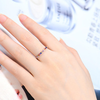 Dernière conception de bijoux de haute qualité Bague en argent sterling 925 Bague d'amour d'amitié Bague fine simple en zircon coloré pour femmes