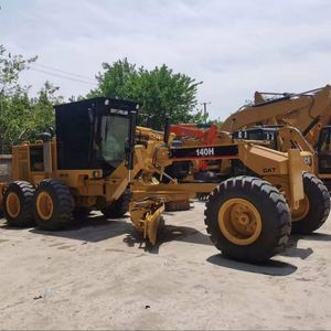 Niveleuse à moteur CAT140H/CAT140 d'occasion, modèle 2023, fabriquée au Japon, moteur Caterpillar, boîte de vitesses, pompe hydraulique Denison pour la construction routière - Product Image 1