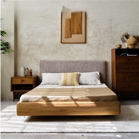 Grand lit double en teck massif de style mid-century pour chambre à coucher domestique