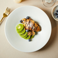 Service de vaisselle en céramique côtelée de style nordique moderne, ensemble de plats et de bols en porcelaine blanche minimaliste pour la maison, le restaurant, l'hôtel, cadeau