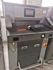 Coupe-papier hydraulique FRONT H520TV7, taille de coupe 520 mm, épaisseur 80 mm, électrique, écran tactile 7 pouces, table en acier inoxydable - Product Image 3