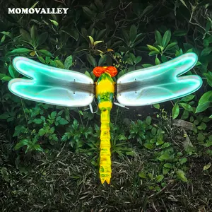 Momovalley แบบไดนามิก Dragonfly การออกแบบที่หรูหราปั่นพื้นที่กลางแจ้งสําหรับไฟสวนอีสเตอร์ตกแต่งบ้านกลางแจ้งในฤดูใบไม้ผลิ