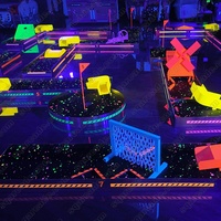 Location de mini-golf fluorescent, simulateur de golf lumineux LED, location pour événements en intérieur et jeux d'amusement, balle de golf lumineuse pour aire de jeux pour enfants