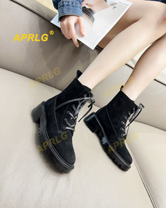 รองเท้าบูทผู้หญิง Wang High Top ดีไซน์เนอร์ หนังแท้ กันน้ำ คุณภาพสูง แบบหุ้มข้อและแบบสั้น สำหรับรองเท้าสไตล์มาร์ติน - Product Image 3