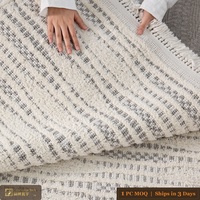 Tapis Turc Premium LandScopeTech Moderne Abstrait Linéaire à Pois Tissé Wilton Ultra-Pliable à Poils Courts Doux et Adapté aux Animaux de Compagnie