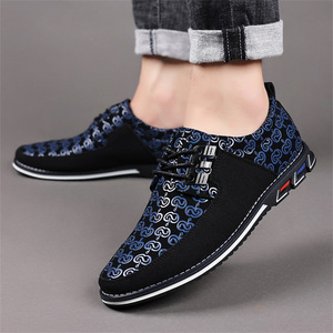 Chaussures décontractées pour hommes à la mode, bout rond, lacets, tige en textile respirant, semelle extérieure en caoutchouc, motif géométrique imprimé, style marche - Product Image 2
