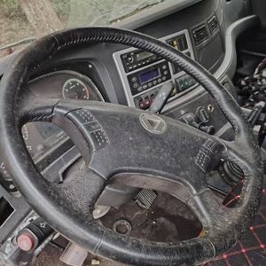 Équipement d'origine 80 tonnes accessoires complets en bon état XCT80 avec crochet auxiliaire + contrepoids camion grue d'occasion - Product Image 5