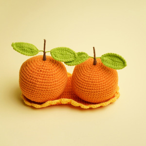 Objeto Decorativo de Fruta Tejido a Mano con Hilo Naranja, Regalo Artesanal, Forma Redonda, Diseño Exquisito - Product Image 1