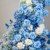 Fleurs artificielles en cascade bleues en fer forgé, panneau de bienvenue, centre de table de mariage élégant, vente en gros, conception personnalisée, fourniture d'usine