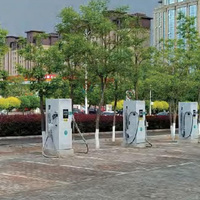 Prix de gros d'usine, borne de recharge pour véhicules électriques de 120 kW, montage au sol, OCPP, GB/T, CCS2, CCS1, double pistolet, station de recharge pour véhicules électriques commerciaux