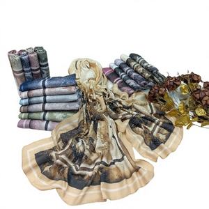 Conjunto de Pañuelos de Lino Bordado Transpirable de Lujo, Elegante Paquete de Chales Pashmina con Estampado Floral, 12 Piezas Premium Multicolor - Product Image 1