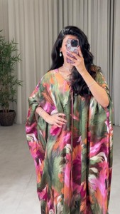 Nueva llegada: Abaya con mangas abullonadas, estampado tie-dye, cintura ajustable con lazos, estilo islámico, musulmán, turco, Dubai, hermoso. - Product Image 2