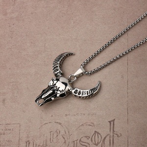 Collar de Acero Inoxidable con Cabeza de Toro y Esqueleto, Estilo Hip Hop, Tendencia Masculina, Collar Retro Europeo y Americano de Acero de Titanio - Product Image 5
