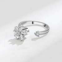 Anillo Abierto Delicado con Trébol de Cinco Hojas y Circonitas Blancas, Chapado en Oro, Latón con Micro Pavé, Giratorio, Elegante, Regalo para Novia