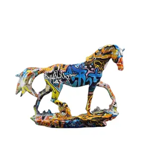 Nueva llegada arte Animal estatua decoración Interior resina Graffiti Pequeña roca caballo estatua decoración del hogar