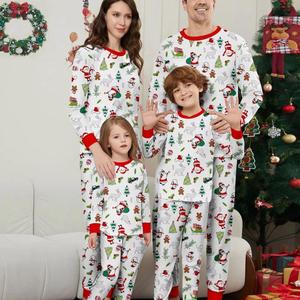 Pijamas de Natal Personalizados com Estampa Total de Desenhos Animados para Mulheres em Tecido de Malha, Roupas de Feriado Combinando para Pais e Filhos - Product Image 1